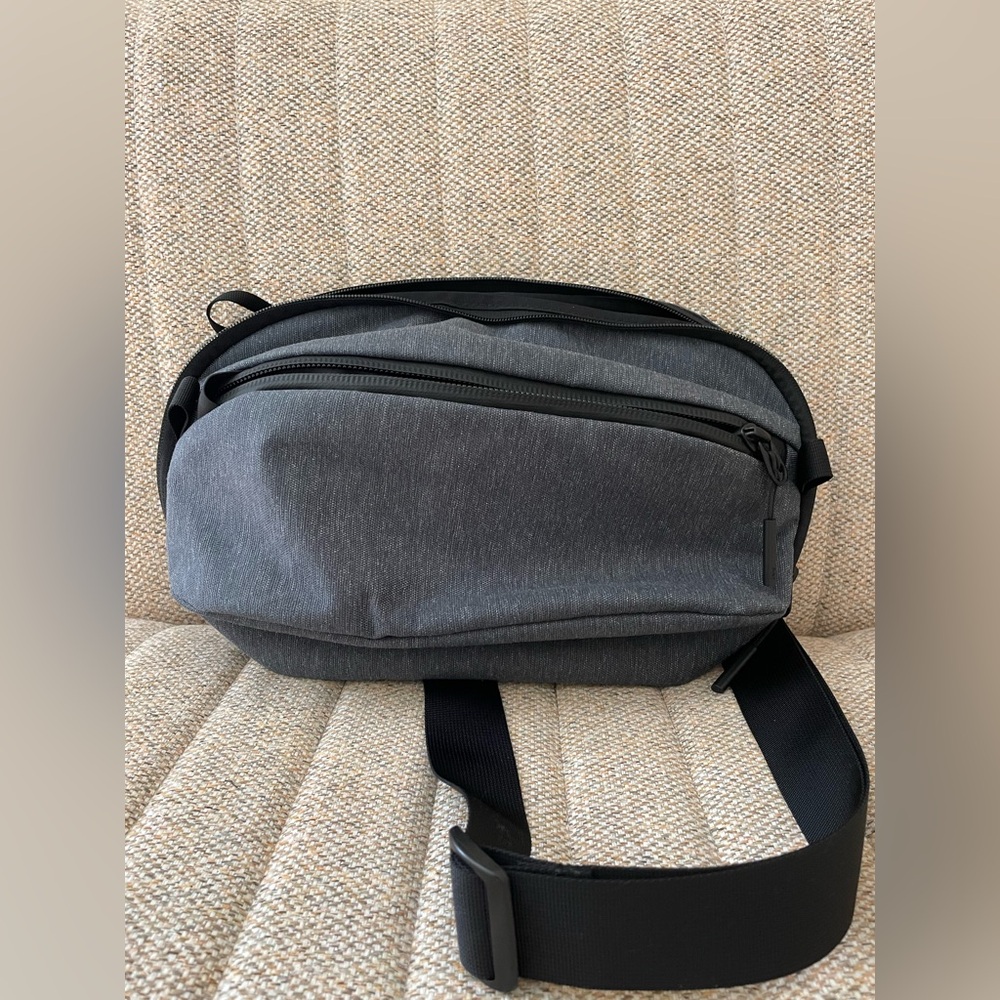 Aer Day Sling 3 large fanny pack bag